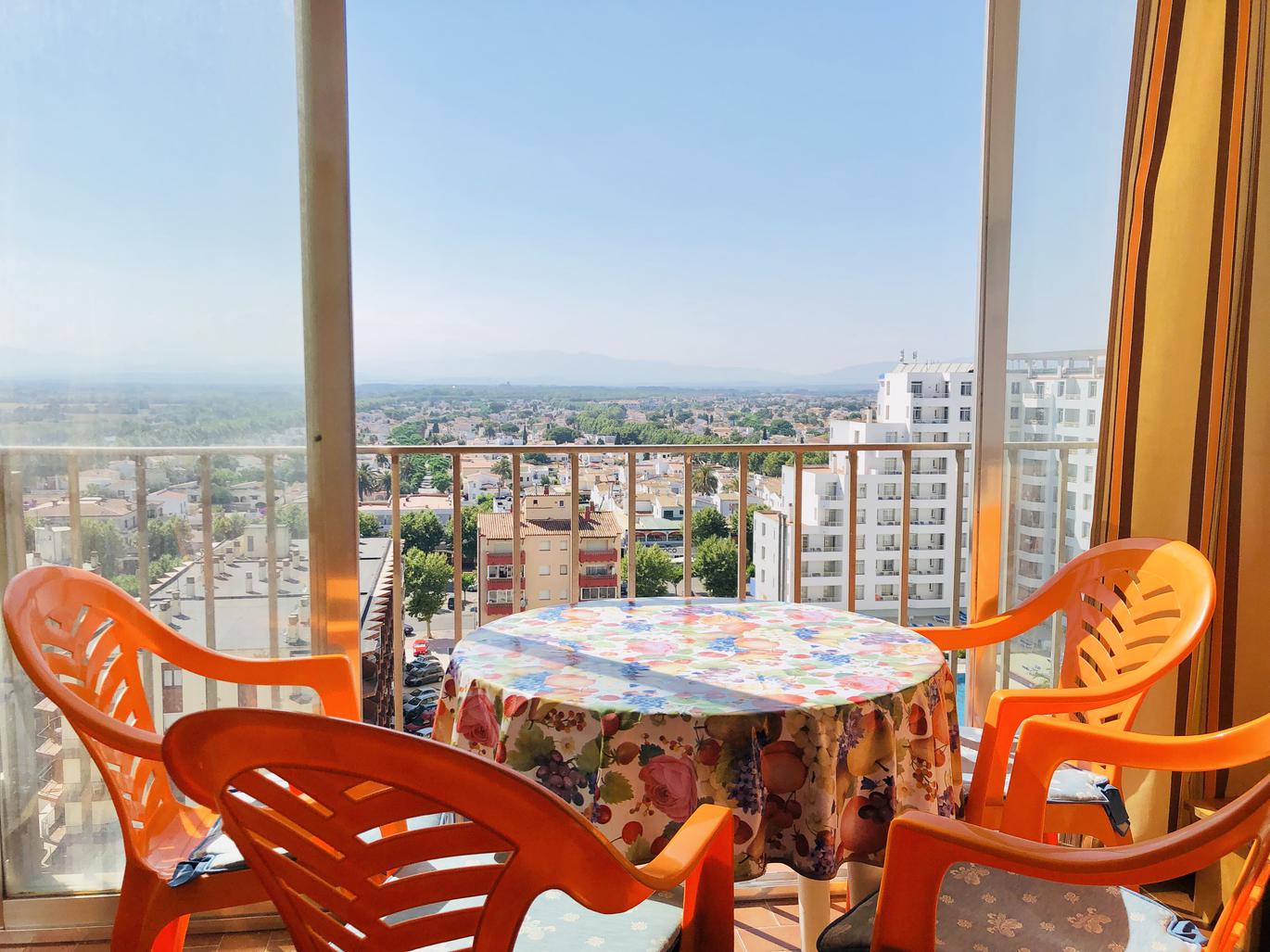 Apartment -
                        Sin Asignar -
                        2 bedrooms -
                        6 persons